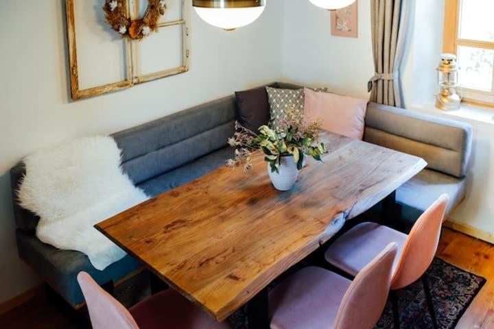 Apartment Aussee- Beletage Salzherrenhof- Kueche, Wlan, Netflix "바트아우시 외부 사진