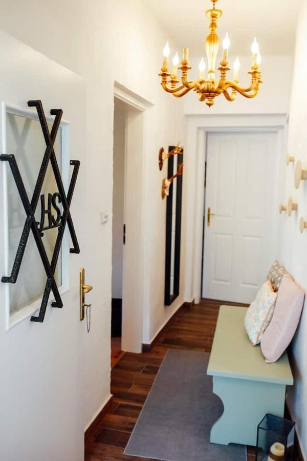 Apartment Aussee- Beletage Salzherrenhof- Kueche, Wlan, Netflix "바트아우시 외부 사진