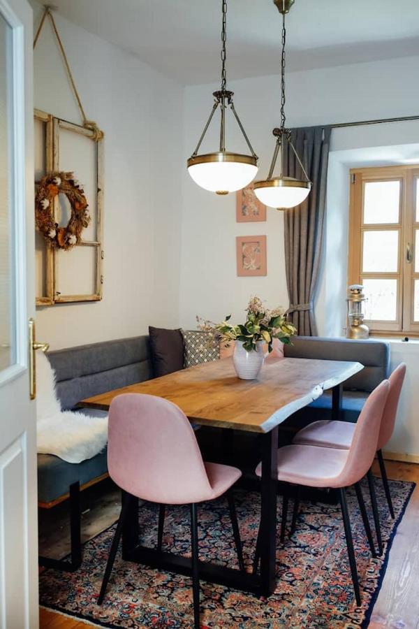 Apartment Aussee- Beletage Salzherrenhof- Kueche, Wlan, Netflix "바트아우시 외부 사진
